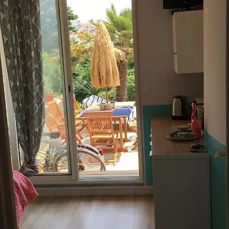 Appartamento Petit Studio Terrasse Rez De Jardin Piscine Sur L’océan *